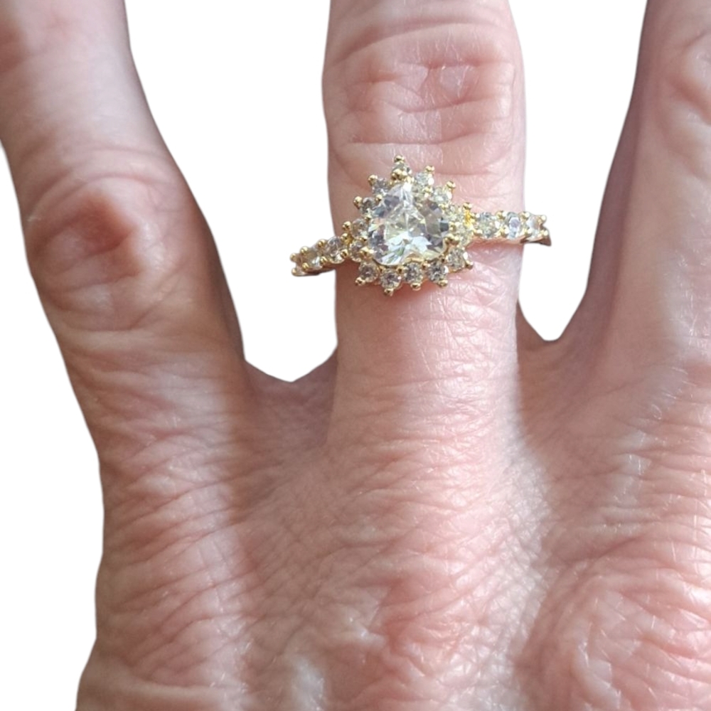 NEW Elegant 14K Gold Plated Heart Ring Size 8